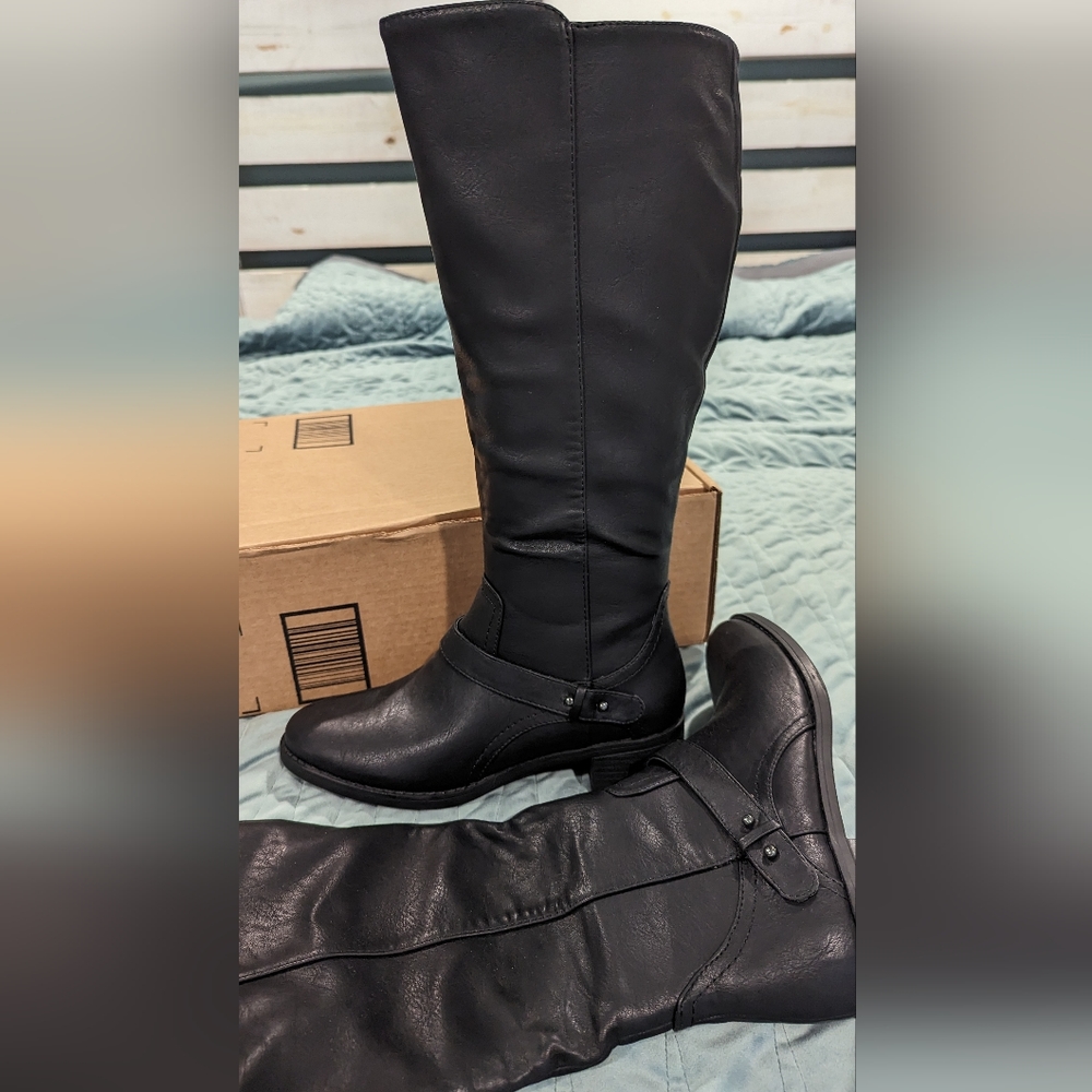Black wide calf women's leather boots